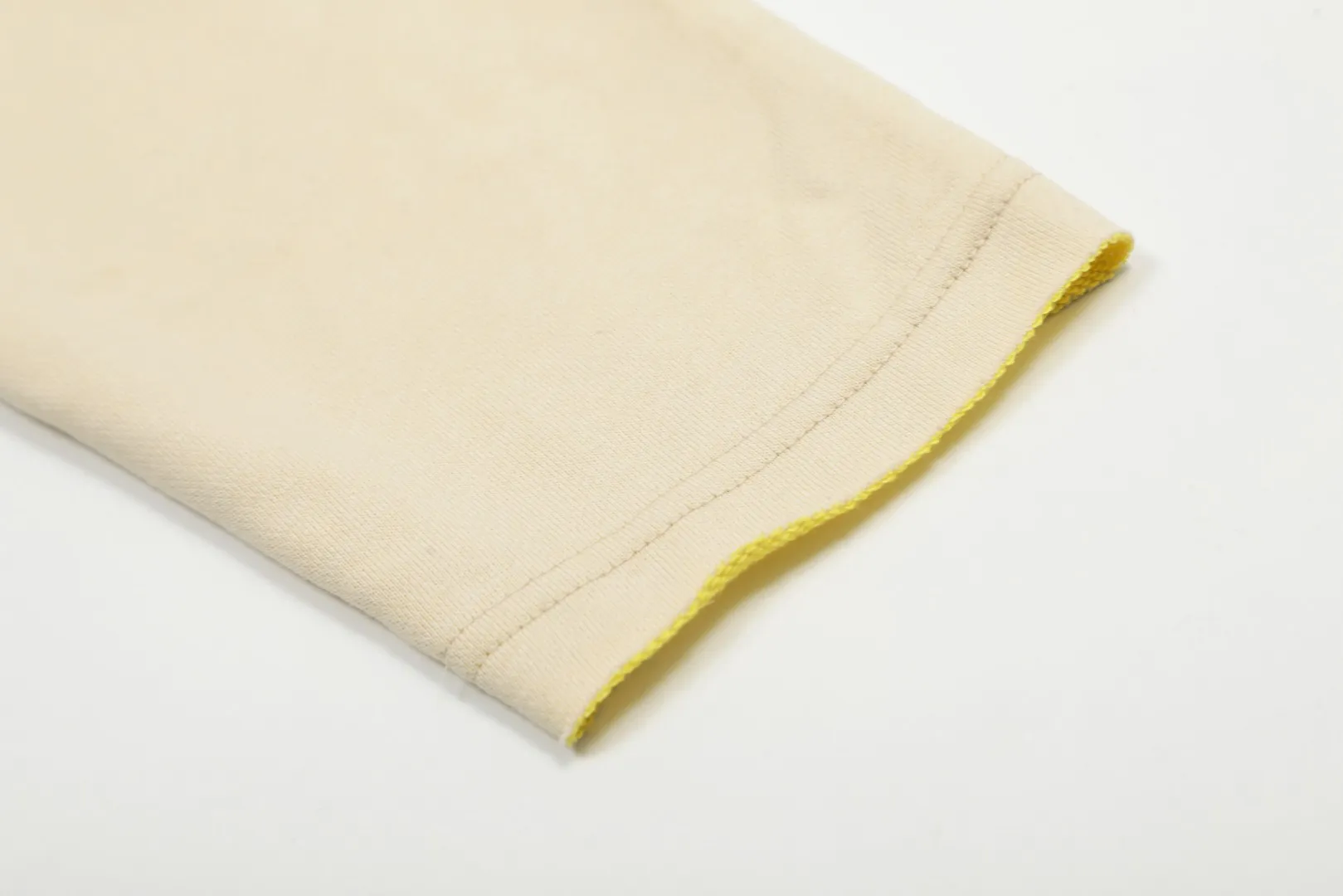 🅿️210 "Top Quality" Style No.: T5011# [Ralph Lauren dual-color pony embroidered logo couple V-neck sweatshirt] ✅Ralph Lauren classic two-color stitching contrasting V-neck terry sweatshirt ✅The version is restored to the original version. The maximum size can be worn up to 170 pounds. Loose, comfortable and stress-free. ✅The upper body is simple and easy to wear. ootd must-have style. Good-looking clothes are never too picky. A must-have in a couple’s wardrobe Size: S-L Color: Mi Xing Navy Gray